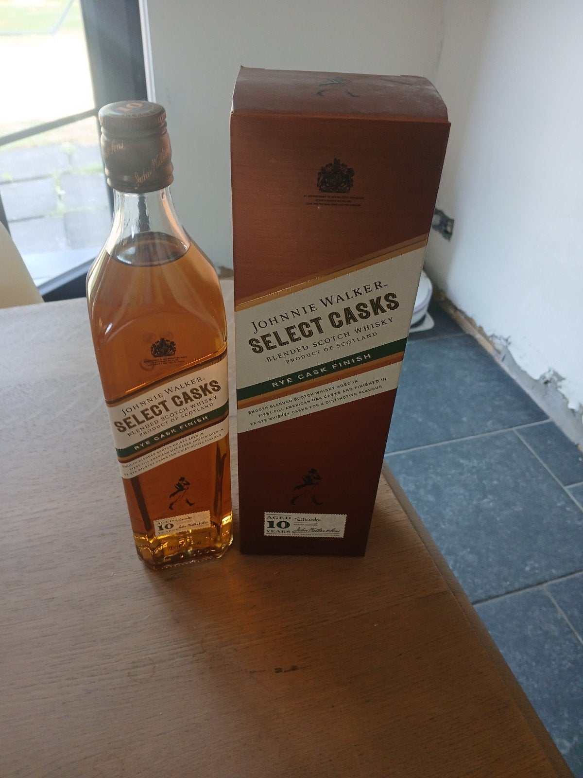 Johnnie walker, Enlèvement ou Envoi