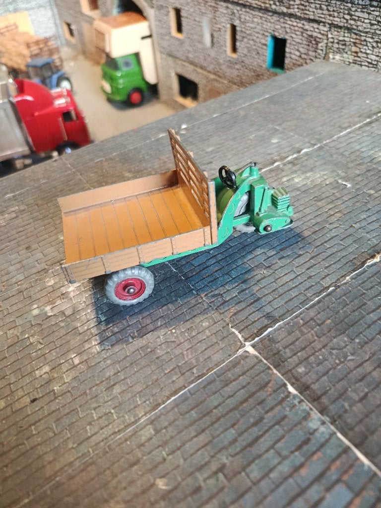 Motocart Triporteur agricole Dinky Toys de 1949, Hobby & Loisirs créatifs, Enlèvement ou Envoi, Utilisé, Tracteur et Agriculture