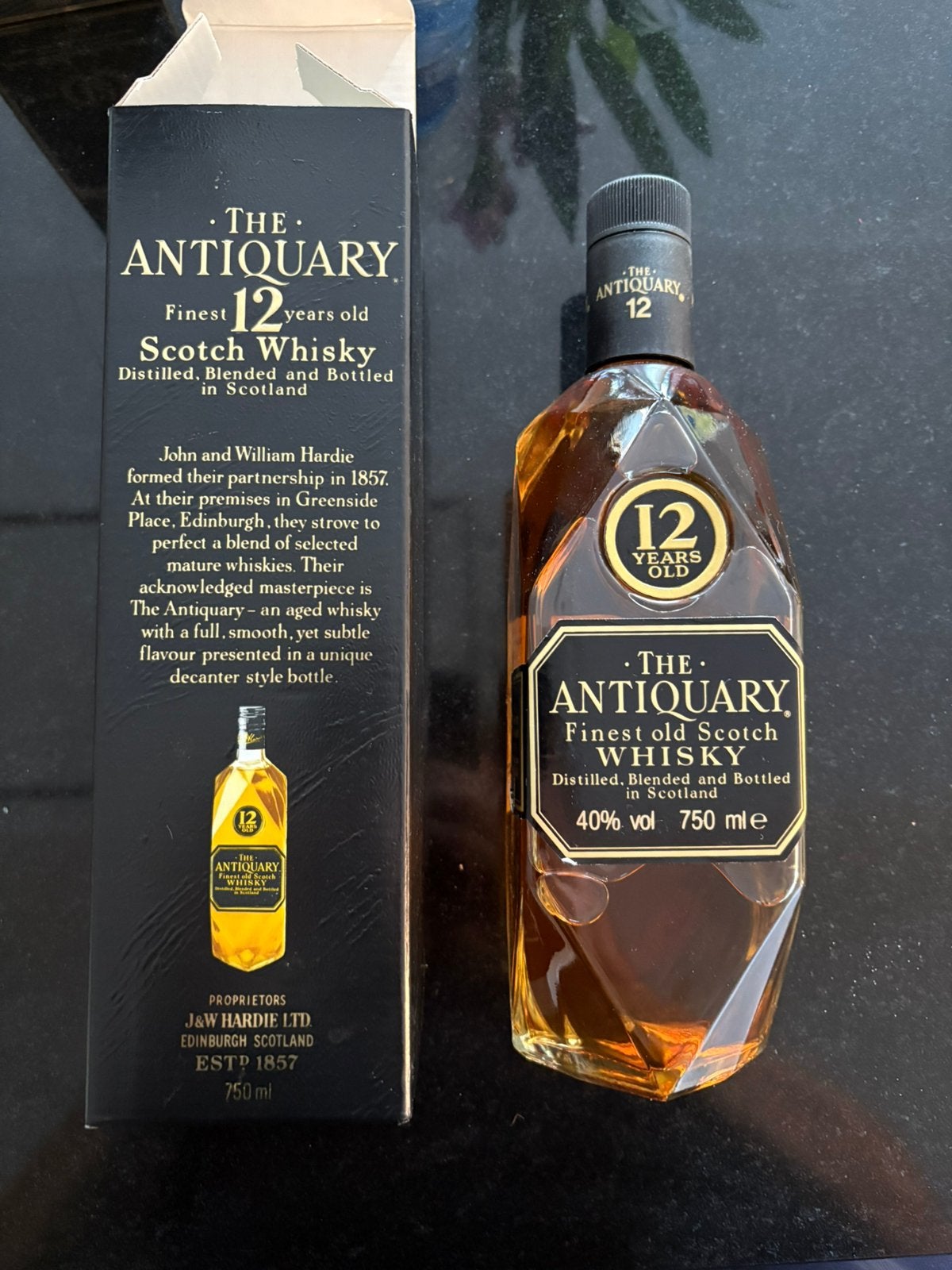 Whiskey the antiquary 1985 met doos, Ophalen, Zo goed als nieuw