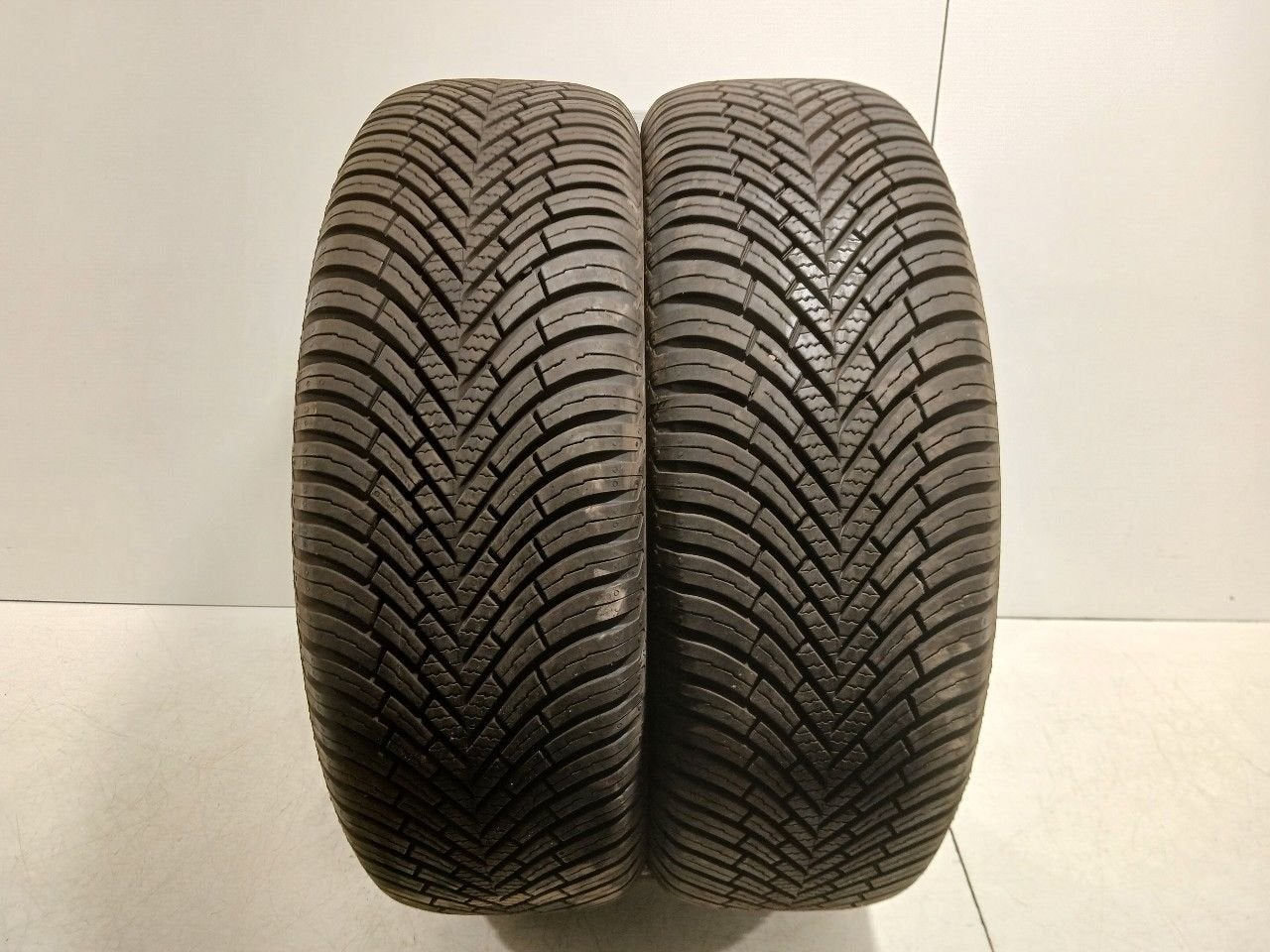 Bandenset 2 stuks 4-Seizoenen 195 55 R16, Auto-onderdelen, Onderdelen@venauto.nl, Van der Ven Autorecycling B.V., Gebruikt, Ettenseweg 76, 4706 PB Roosendaal, The Netherlands
