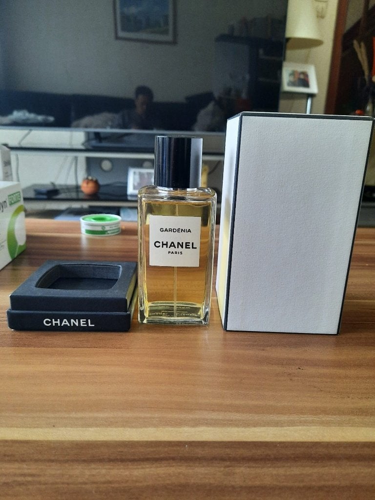 Chanel Gardenia eau de toilette 200 ml. Spray, Bijoux, Sacs & Beauté, Beauté | Parfums, Enlèvement ou Envoi
