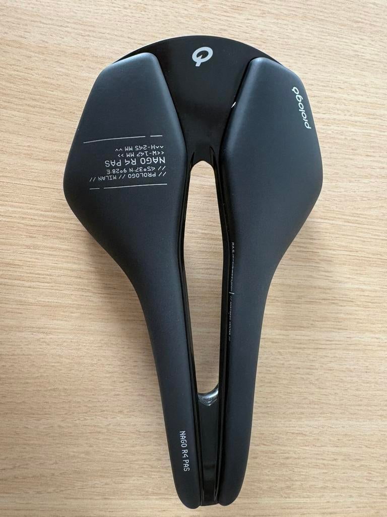 Prologo Nago R4 PAS – Carbon (Nack) – Nieuwstaat, Enlèvement, Carbone, Racefiets, Selle