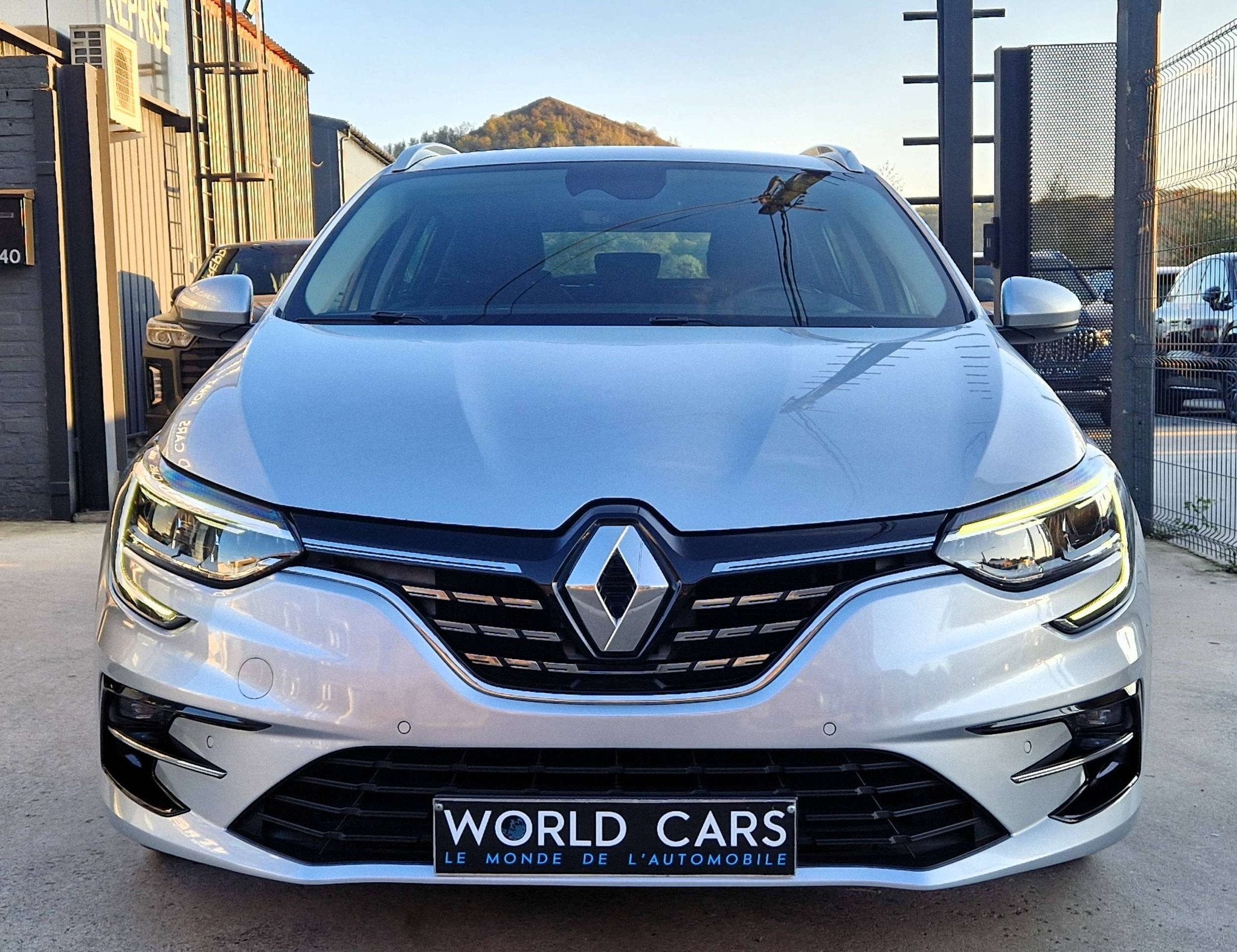 Renault Mégane 1.5 dCi Break - FULL LED - CUIR - NAVI - APP, Autos, Cuir, Argent ou Gris, Achat, Euro 6