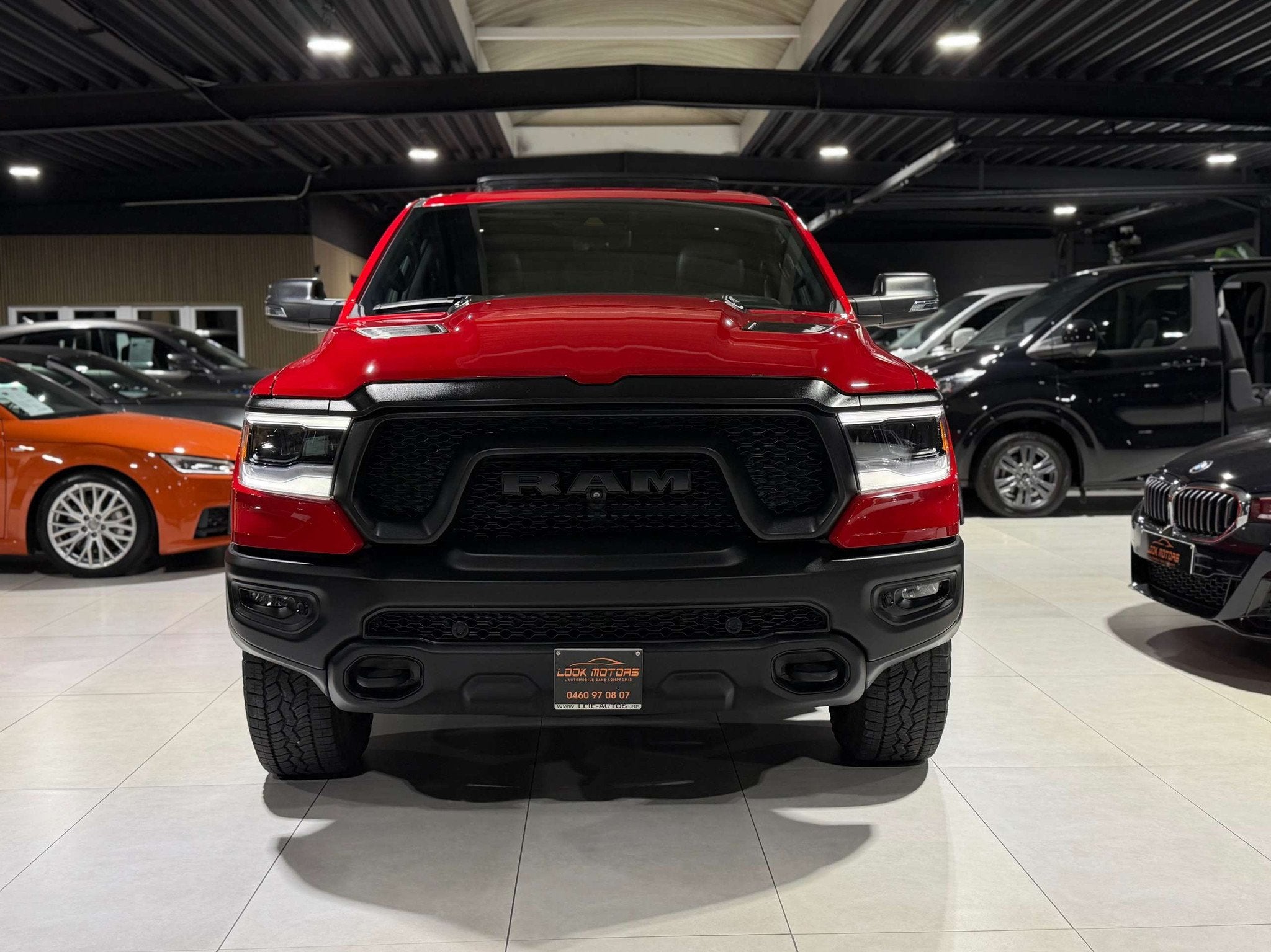 Dodge Ram 1500 REBEL HEMI E-TORQUE LPG 200L COCKPIT HEAD-UP, Auto's, Dodge, Automaat, 4 deurs, Gebruikt, Parkeersensor