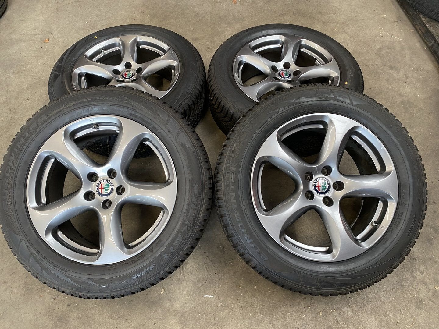 18 inch originele velgen + winterbanden Alfa Romeo STELVIO, Autos : Pièces & Accessoires, Pneus et Jantes, Véhicule de tourisme