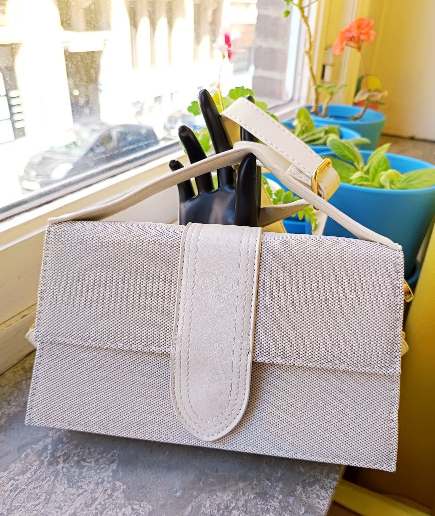 Sac à main/bandoulière en paille, Bijoux, Sacs & Beauté, Sacs | Sacs Femme, Neuf, Sac à main, Beige, Enlèvement ou Envoi