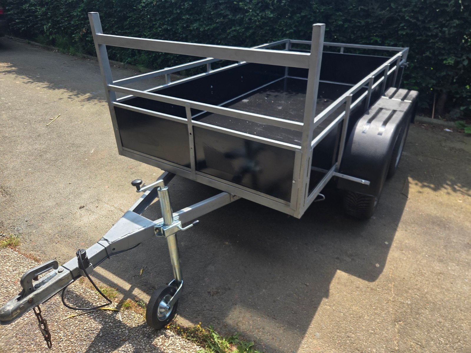 Aanhangwagen dubbel asser, Ophalen