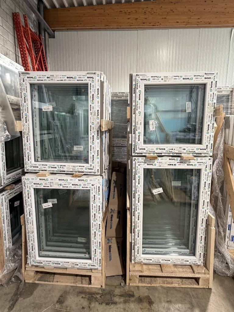 Châssis de fenêtres PVC en stock aux meilleurs prix, Bricolage & Construction, Châssis & Portes coulissantes, Enlèvement ou Envoi