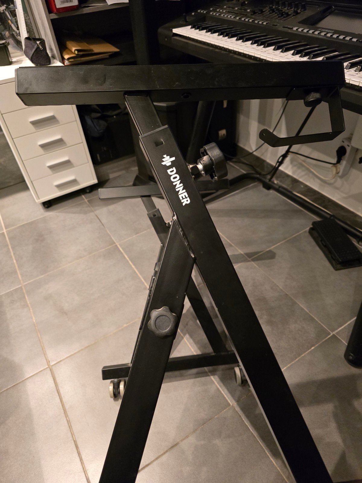 Meuble sur roulette, Musique & Instruments, Pieds, Enlèvement