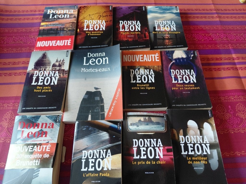 Donna Leon - Plusieurs titres, Enlèvement ou Envoi, Comme neuf, Donna Leon