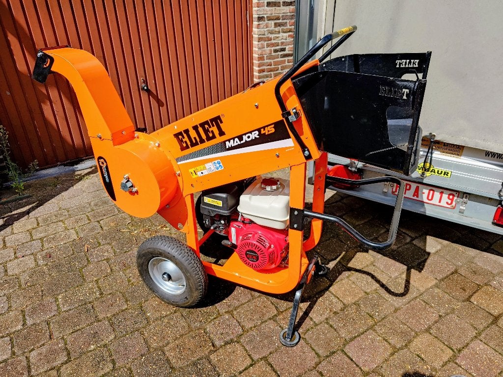 eliet hakselaar .bijna nieuw, Tuin en Terras, Hakselaars, Ophalen, Benzine, Met opvangbak, Zo goed als nieuw