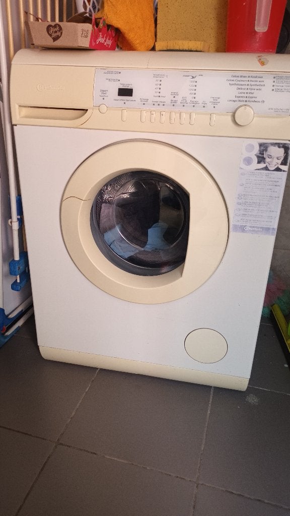 Lave-linge Bauknecht 5kg en bon état, 1200 à 1600 tours, 4 à 6 kg, Chargeur frontal, Enlèvement