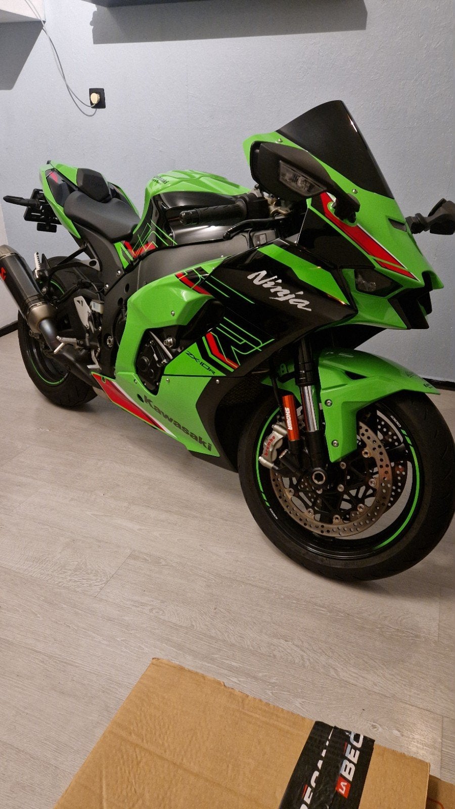 Kawasaki zx10r 2023 krt /akrapovic edition, Motos, Pièces | Kawasaki, Enlèvement