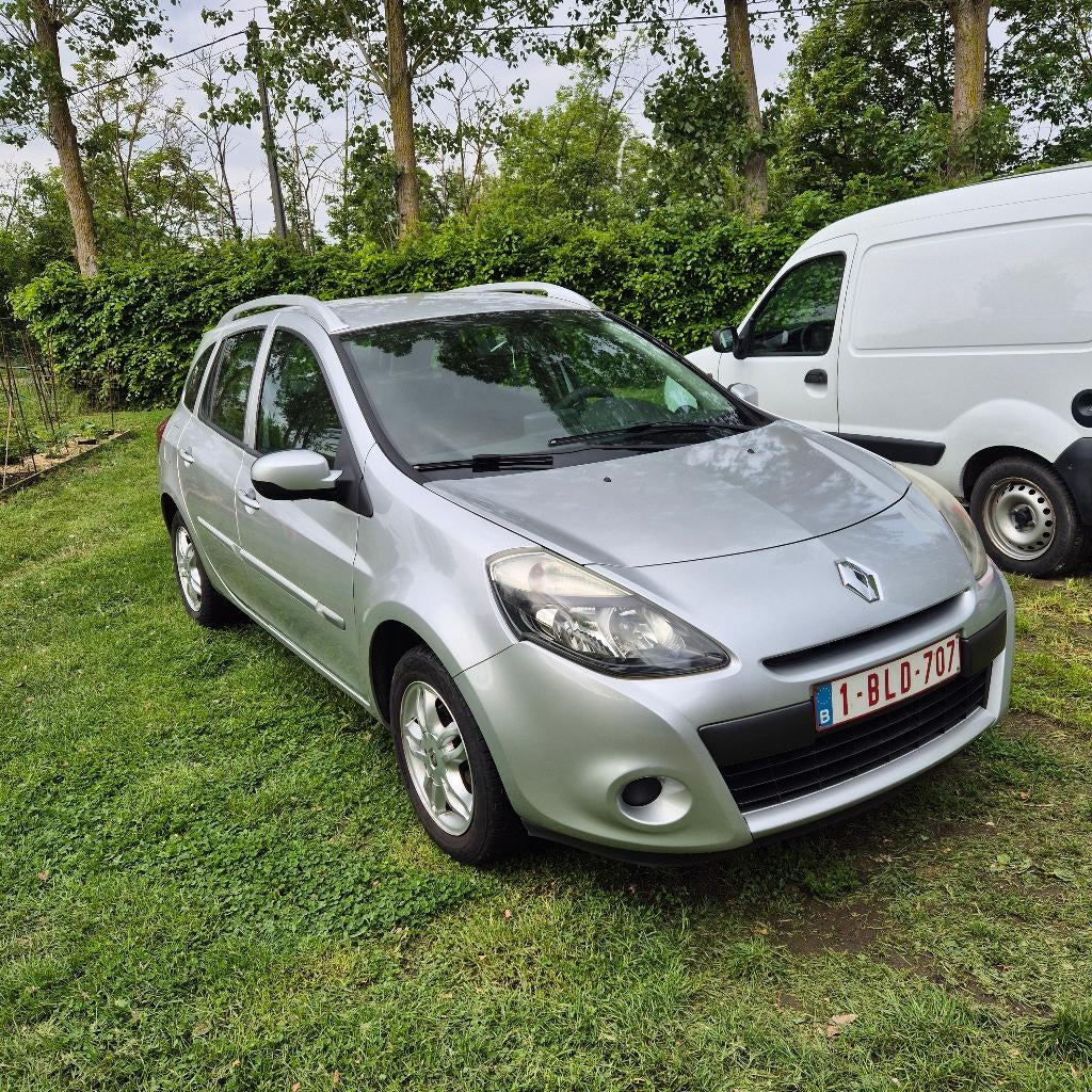 Renault Clio Break, Autos, Renault, Particulier, Clio, Radio, Diesel, Euro 4, Break, 5 portes, Boîte manuelle, Argent ou Gris