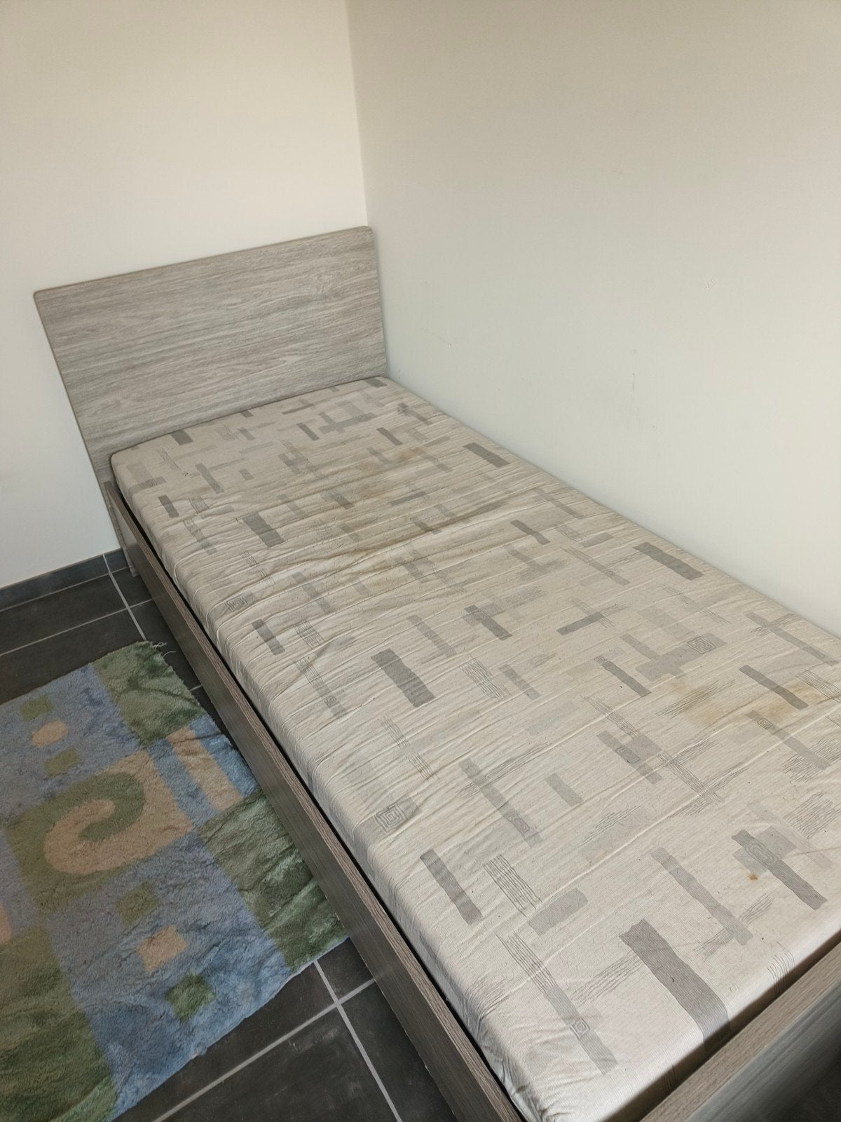 bed en kleerkast, Ophalen
