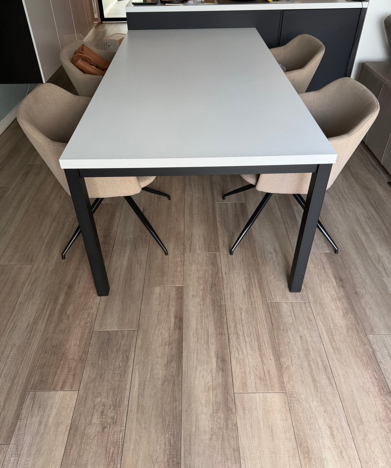 Tafel om tegen keukenblok te plaatsen, Huis en Inrichting, Ophalen, Zo goed als nieuw, Rond