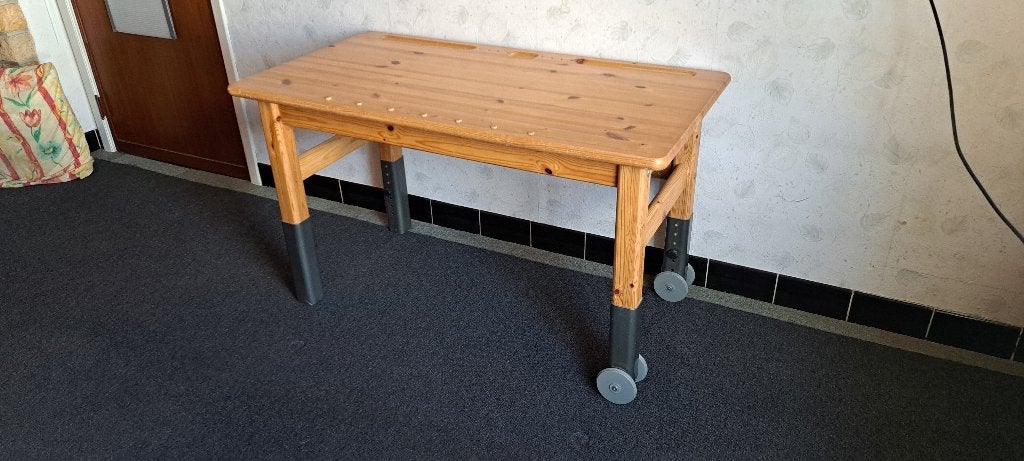 Kinder bureau/tekentafel, Ophalen, Gebruikt, Tafel(s)
