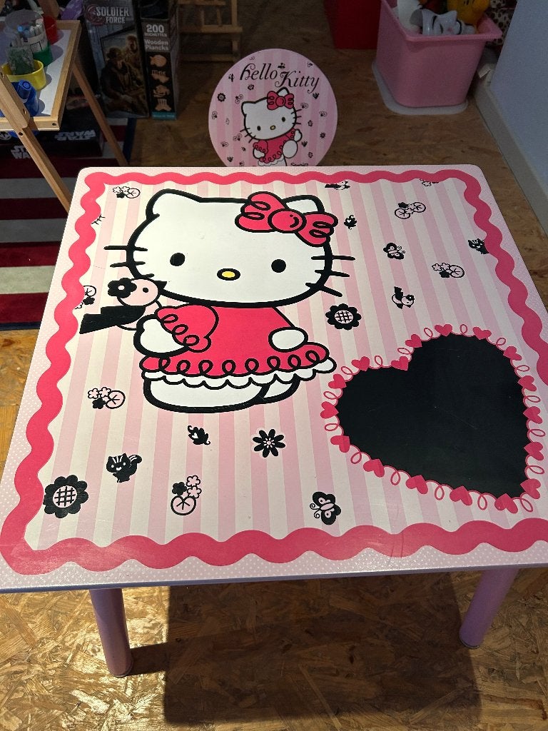 Table Hello Kitty, Maison & Meubles, 55 à 75 cm, Hello Kitty, Carré, Enlèvement