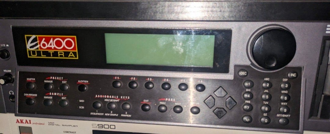 E-mu 6400 ultra en très bon état.
Bon affichage, encodeur,, Musique & Instruments, Enlèvement