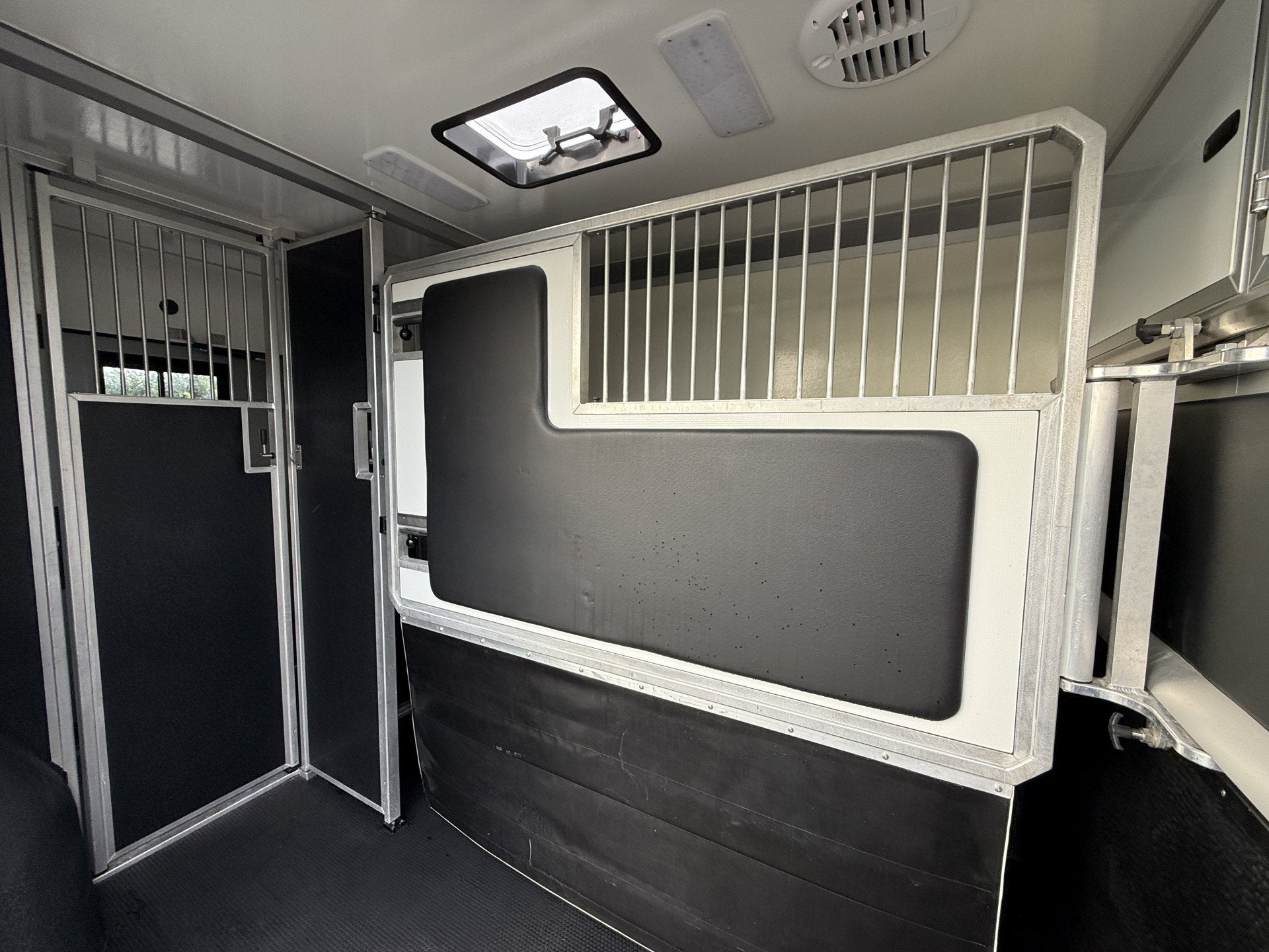 Renault Master | HORSETRUCK | STX | STALLION 3XL | 2024 | HE, Weduwestraat 12
4884MV  WERNHOUT, NL, Paardenwagentje NL | MVV HORSETRUCKS
