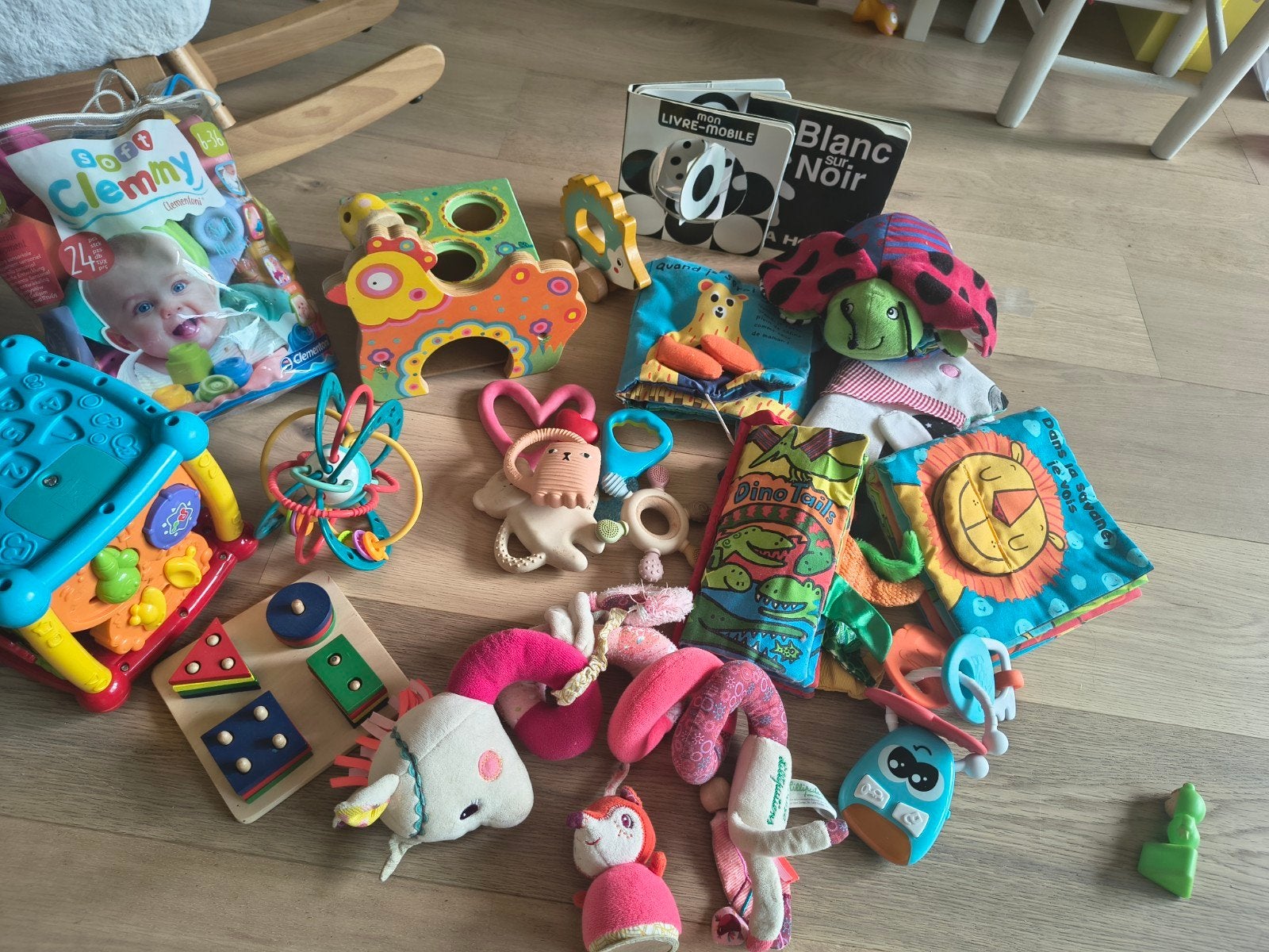 gros lot de jouets bébé, Enfants & Bébés, Enlèvement, Mobile