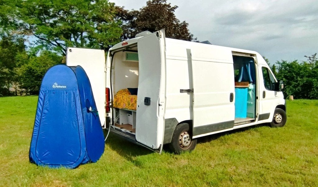 Camion aménagé autonome, Autres marques, 6 à 7 mètres, Boîte manuelle, Particulier