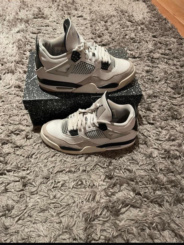 Jordan 4 military black, Kleding | Heren, Schoenen, Ophalen, Gedragen, Wit, Sneakers
