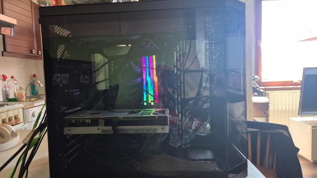 PC Gamer Haut de Gamme Ryzen 9 / 32 Go / RTX + écran 240 Hz, Informatique & Logiciels, Le pc est monté avec différentes marques
