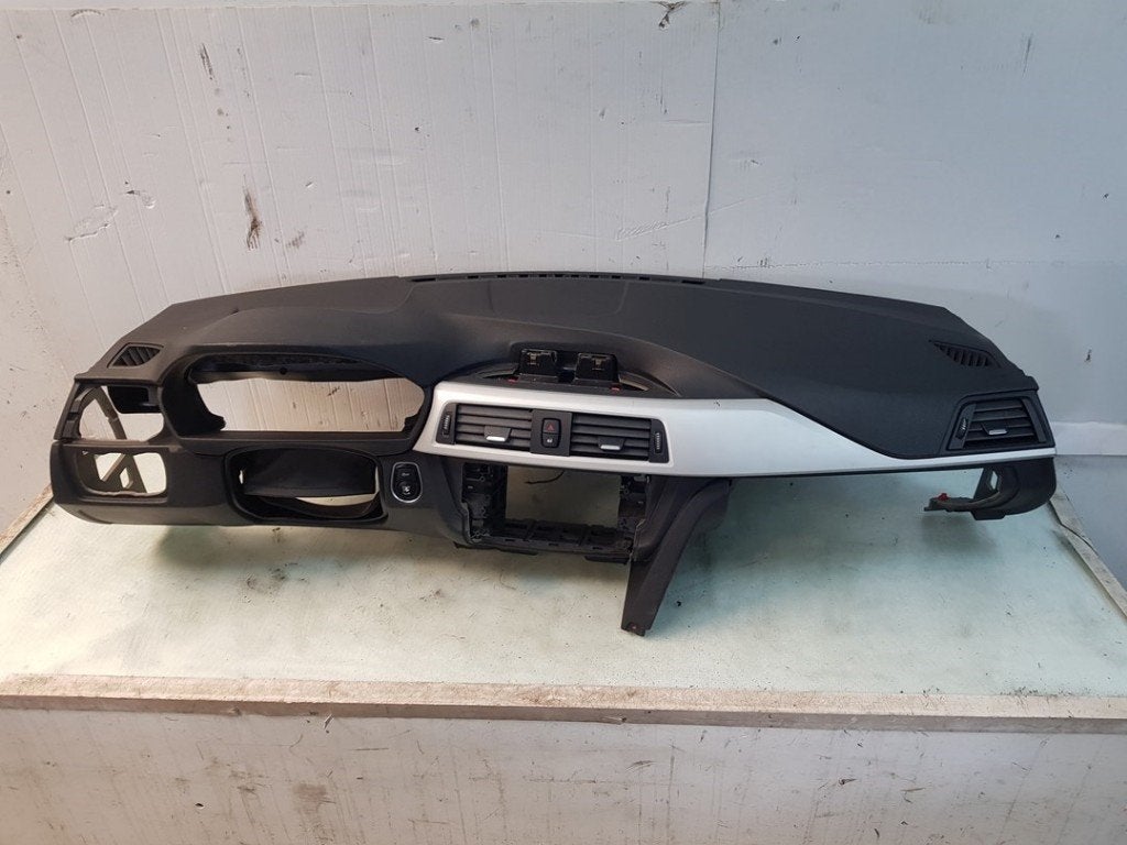 ENSEMBLE AIRBAG + TABLEAU DE BORD BMW 3 serie (F30), Utilisé, BMW, Petuelring 130
80809  München, DE, Bayerische Motoren Werke AG
