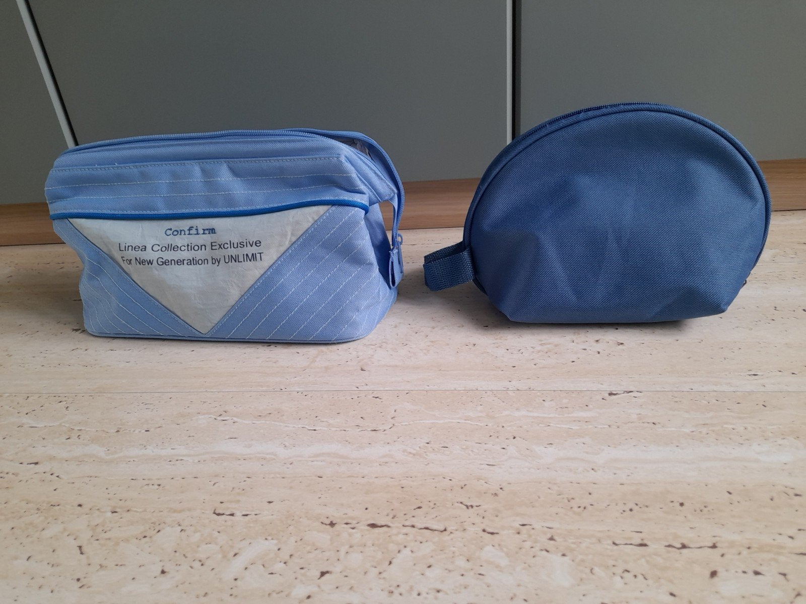 2 toilettassen, Handtassen en Accessoires, Toilettassen, Ophalen, Zo goed als nieuw, Blauw, Dame