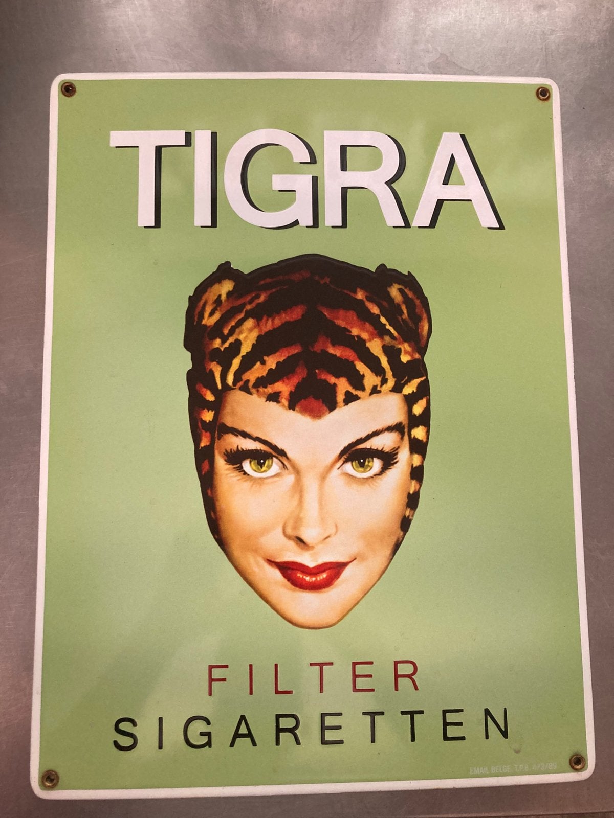 Emaille bord Tigra, Antiek en Kunst, Curiosa en Brocante, Ophalen of Verzenden