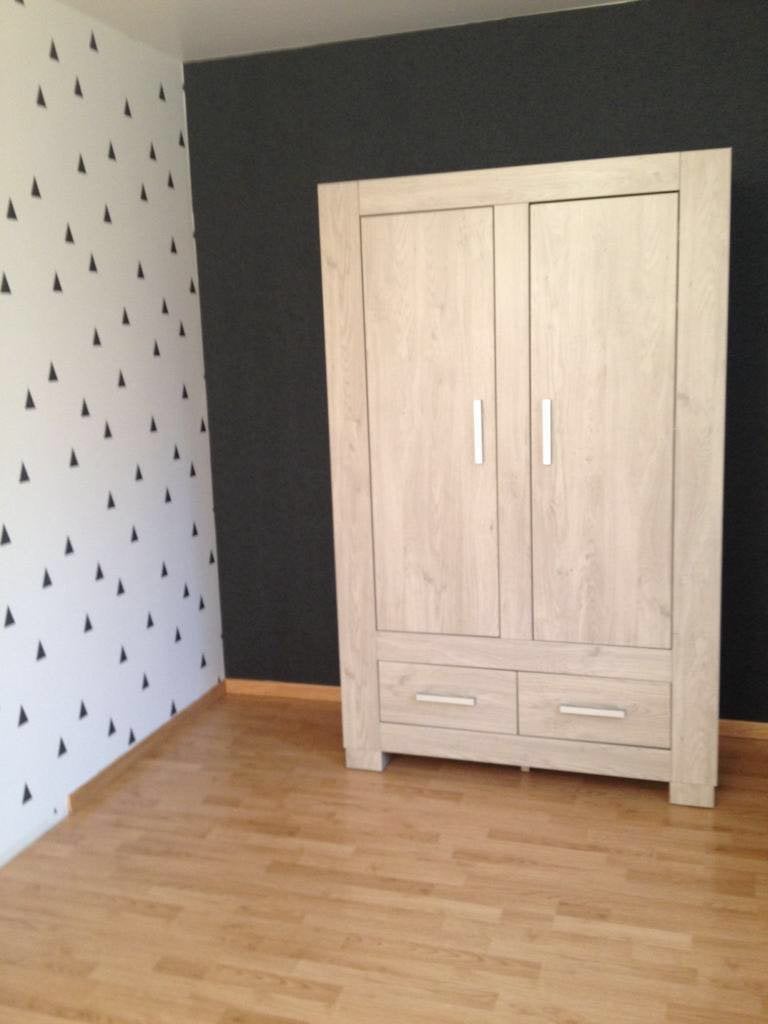 Volledige kinderslaapkamer met doorgroeibed in beige-grijs., Ophalen, Zo goed als nieuw