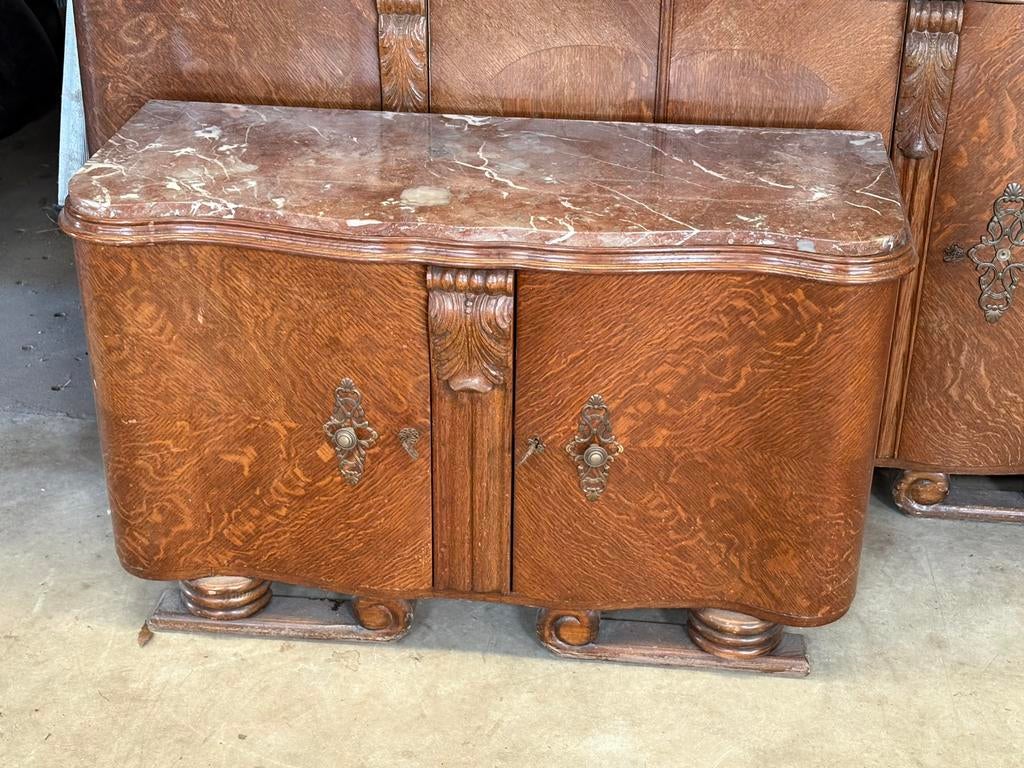 Commode met marmeren blad, Ophalen