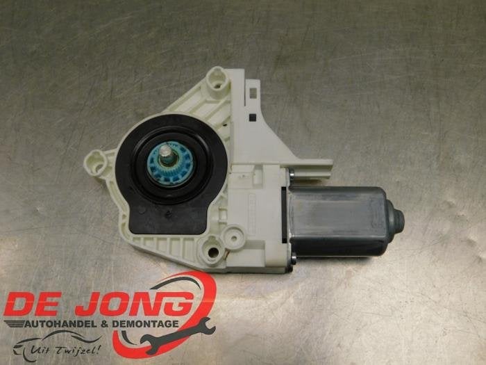 Moteur de vitre portière d'un Audi A6, Autos : Pièces & Accessoires, Carrosserie & Tôlerie, Audi, Utilisé, 3 mois de garantie
