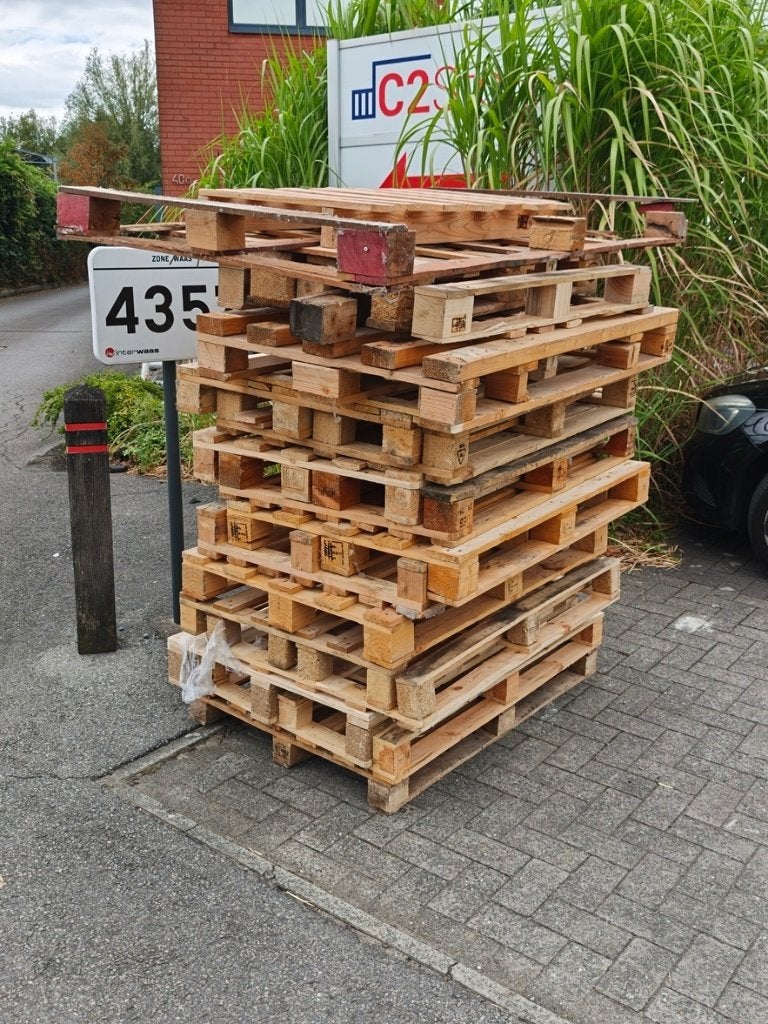 Gratis PALLETS / brandhout, Moins de 3 m³, Enlèvement