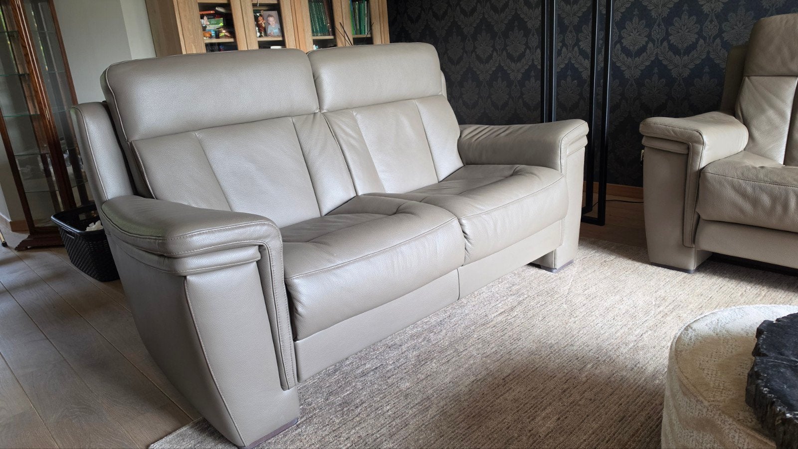 salon 3 + 2  in kwaliteitsvol leder met electrische relaxen, Enlèvement