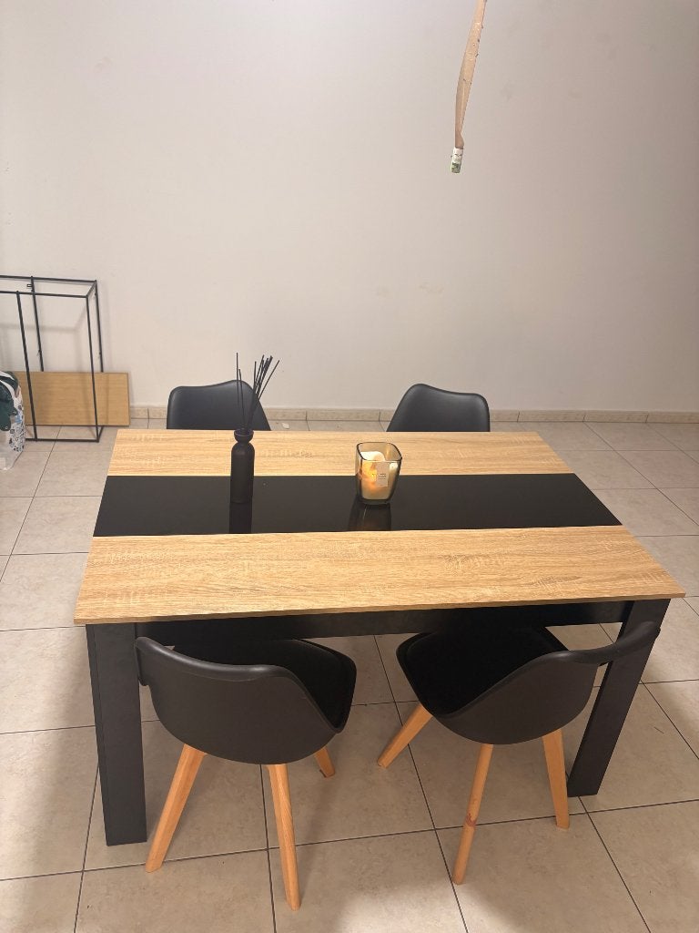 Table de salle à manger, Maison & Meubles, Bois et laqué, 100 à 150 cm, Quatre personnes, Comme neuf