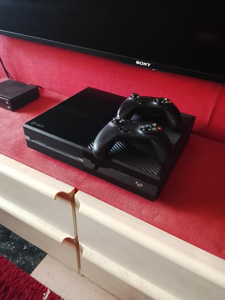 Xbox one, Games en Spelcomputers, Xbox One, Met 2 controllers, Ophalen of Verzenden, 500 GB