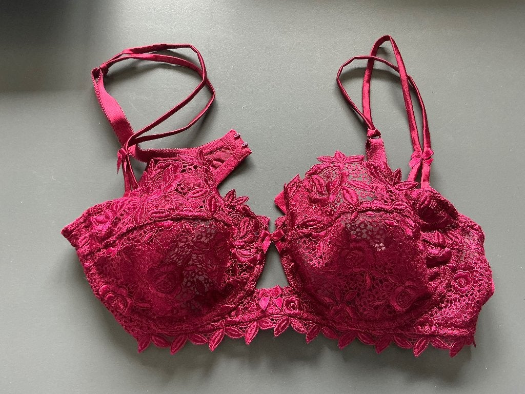 BH Lise Charmel EU 75 (FR 90) cup D, Ophalen, Rood, BH