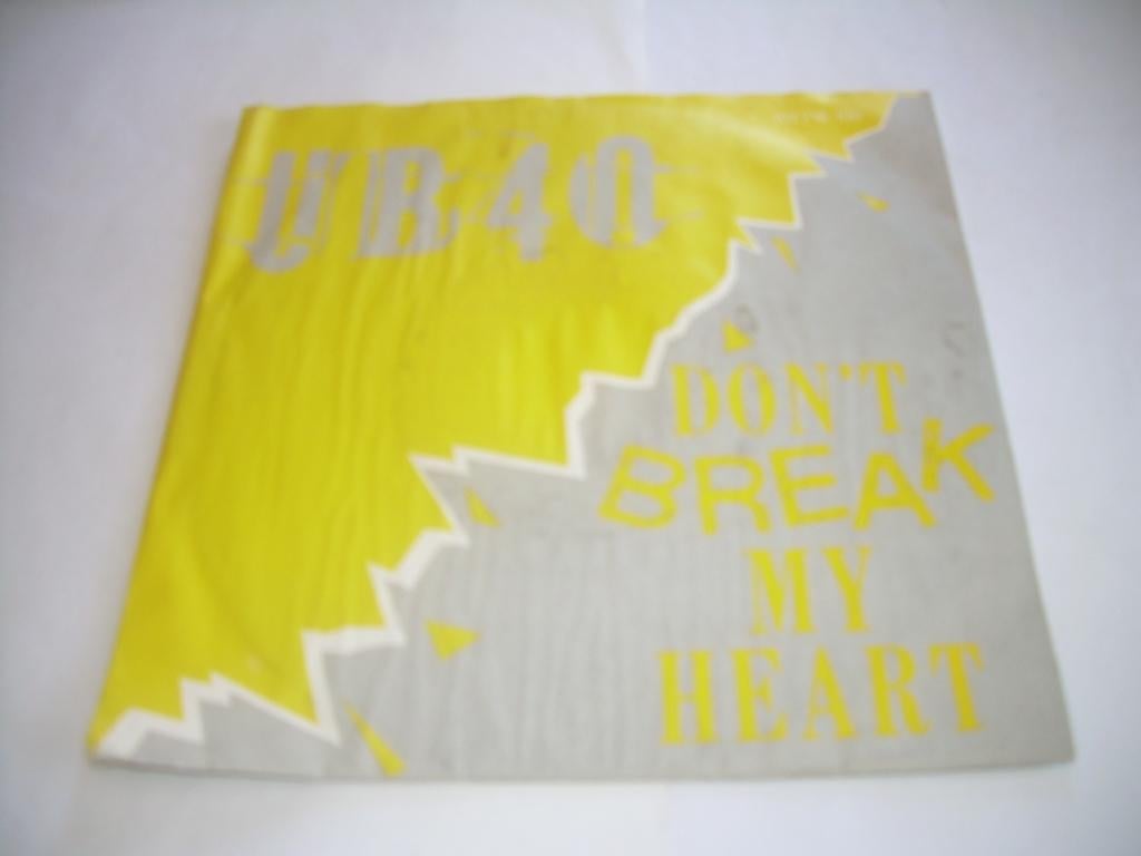 45 T - SINGLE - UB40 – Don't Break My Heart, 7 inch, Ophalen of Verzenden, Pop, Single
