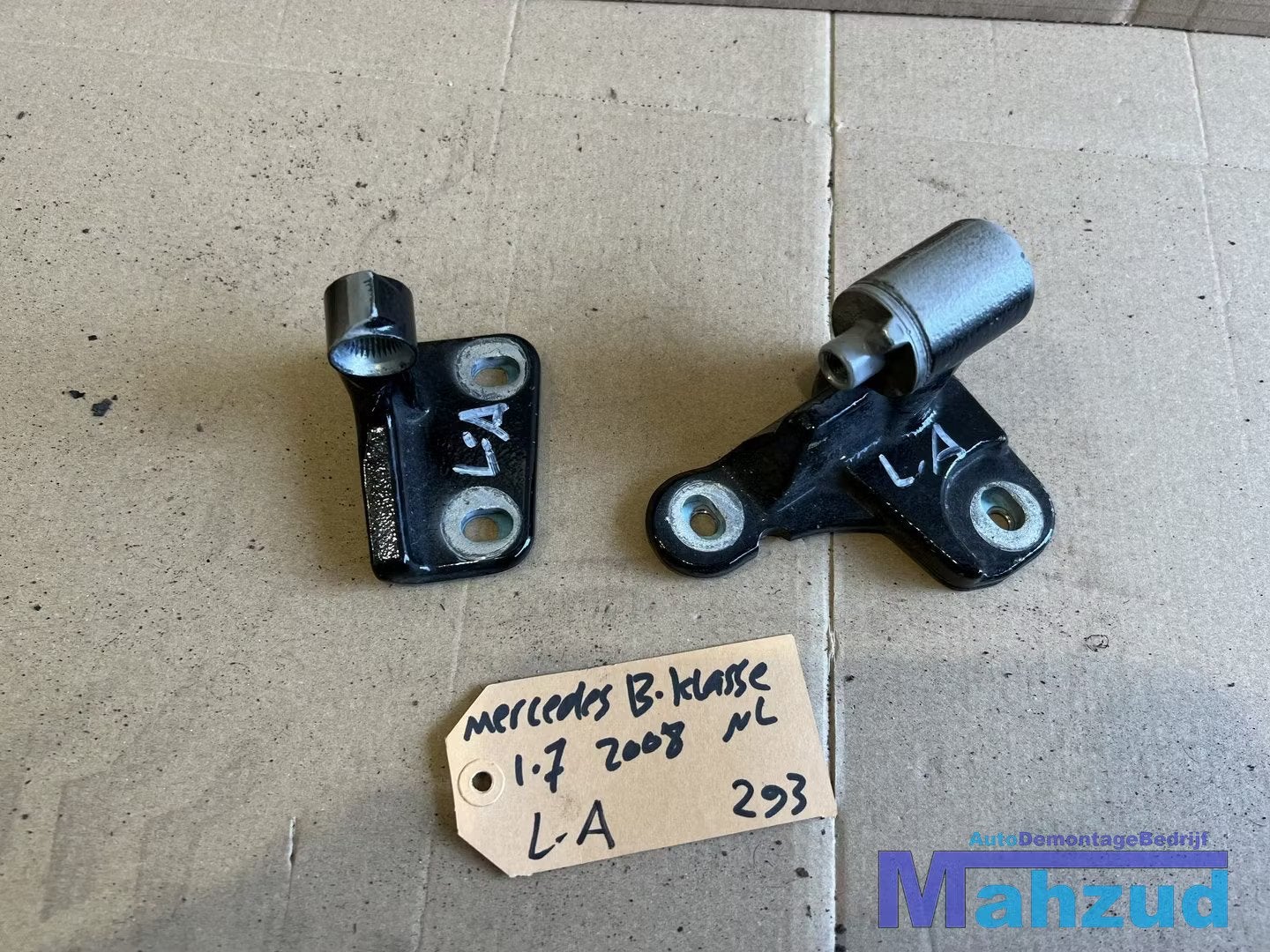 MERCEDES B-klasse W245 Links achter deur scharnier 2005-2011, Gebruikt, Mercedes-Benz AG, Mercedes-Benz, Mercedesstrasse 120
70372  Stuttgart, DE