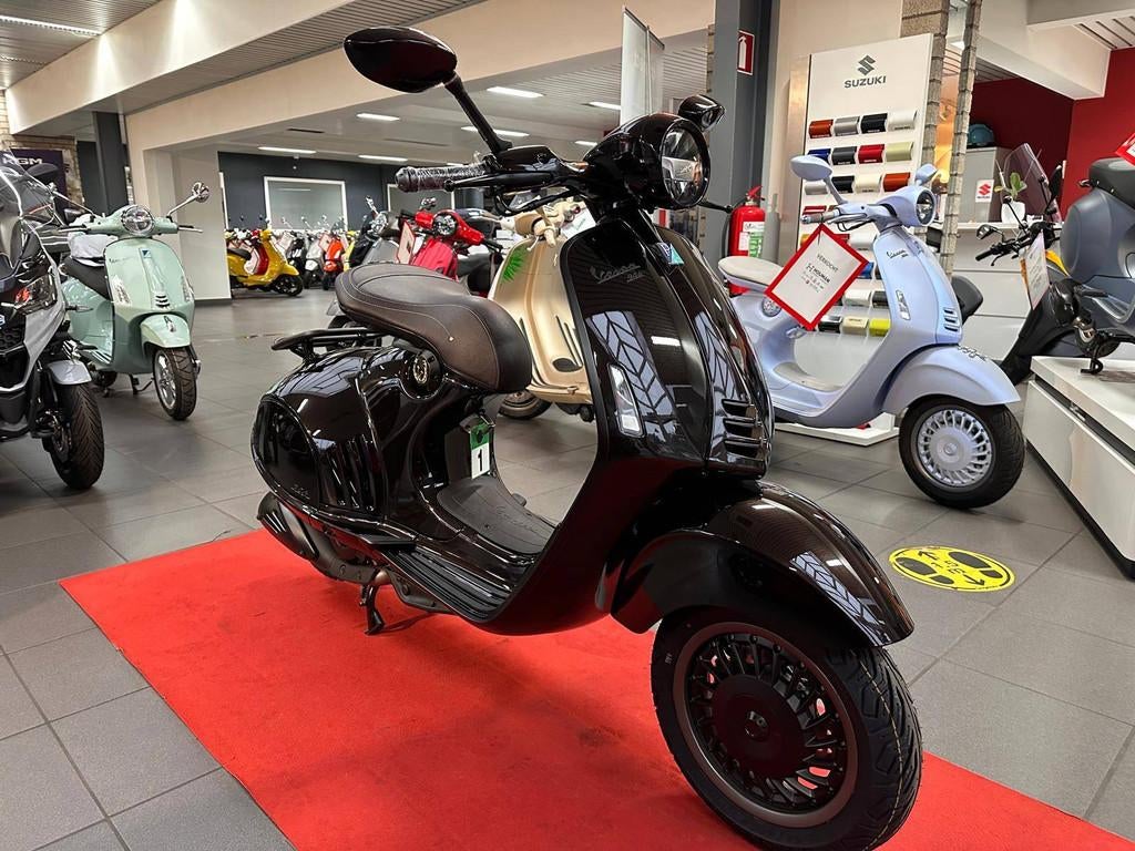 Vespa 946 125cc Horse Limited Edition (nr.1), Nieuw, Benzine, 125 cc, Overige modellen