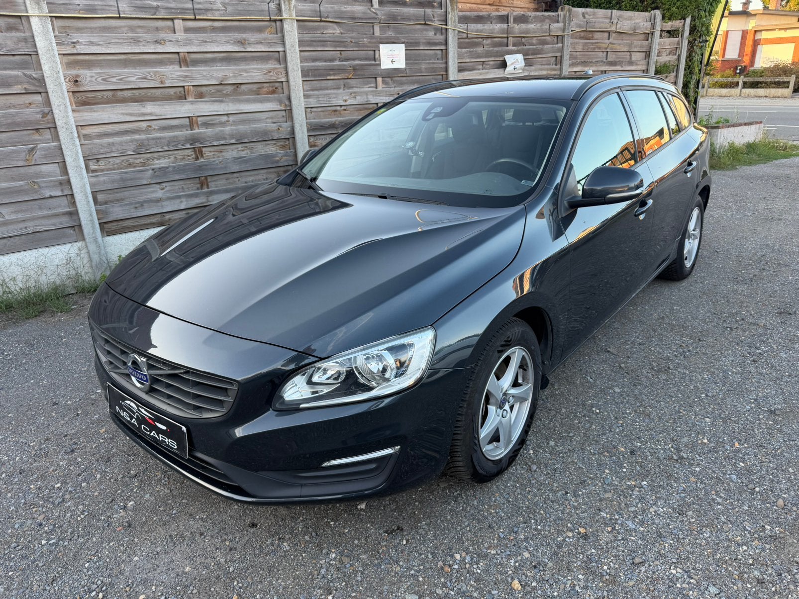 Volvo v60 2.0d 2017, Auto's, Volvo, Stof, Zwart, 5 deurs, https://public.car-pass.be/vhr/2053ad89-c0c7-4356-83b2-02918c33292e