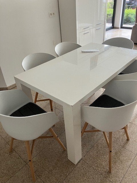 wtte tafel en 6 (kuip)stoelen, Ophalen, Gebruikt, 100 tot 150 cm, 50 tot 100 cm