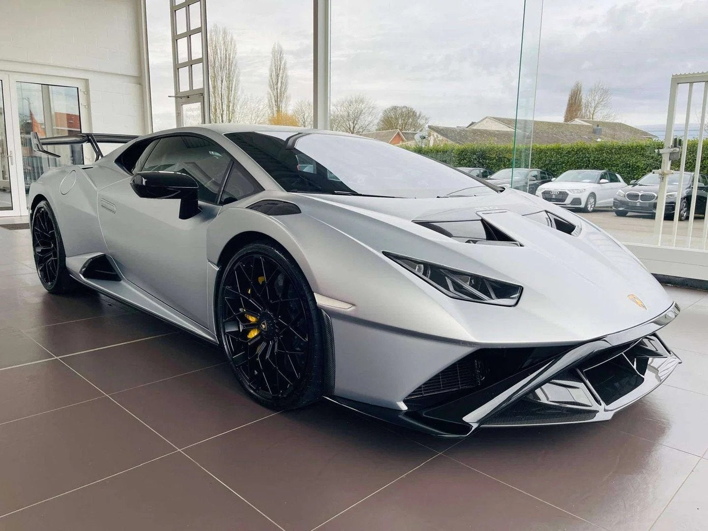 Lamborghini Huracan 5.2i V10 LP640 * STO + VEHICULE BELGE +, Autos, Argent ou Gris, Achat, 470 kW, Entreprise