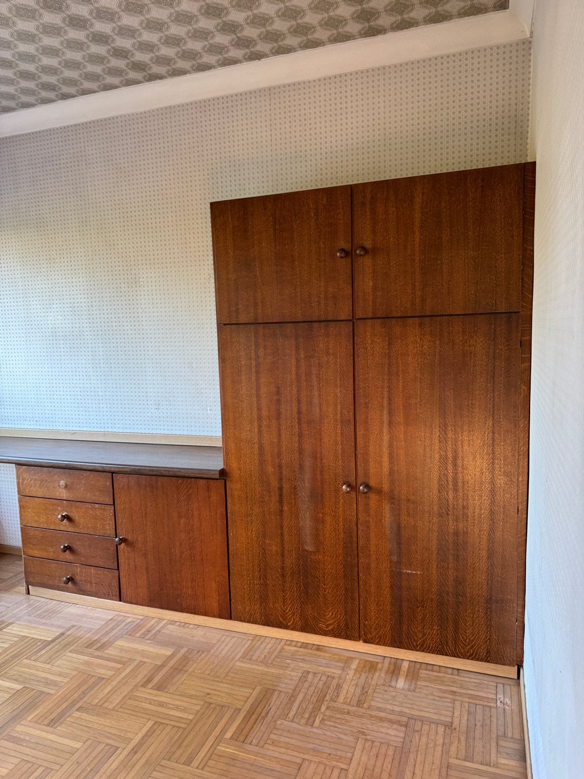 Houten kast - zelf uit te breken en meenemen BUGGENHOUT, Huis en Inrichting, Ophalen, 250 tot 300 cm, Gebruikt, Met deur(en)