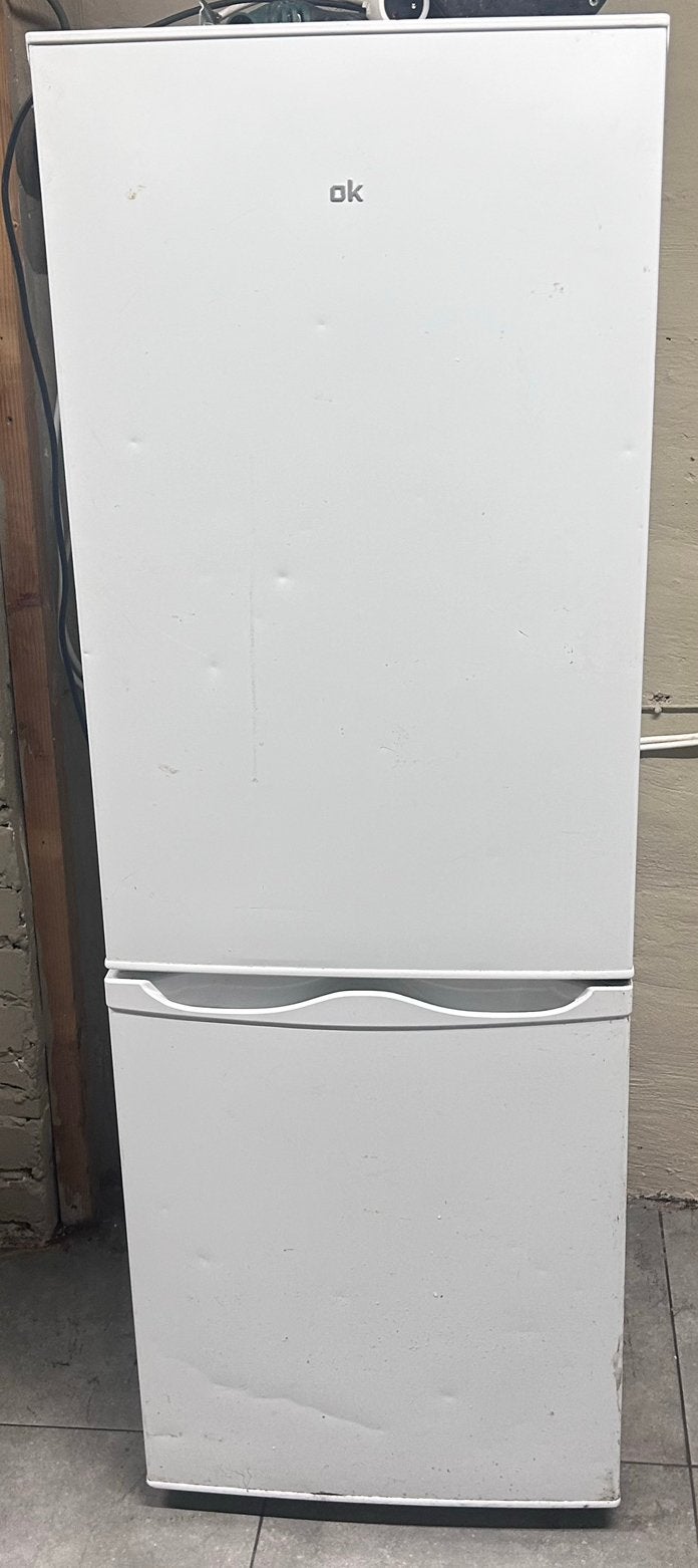 Frigo, Elektronische apparatuur, Ophalen, Met aparte vriezer, Zo goed als nieuw, Energieklasse A of zuiniger