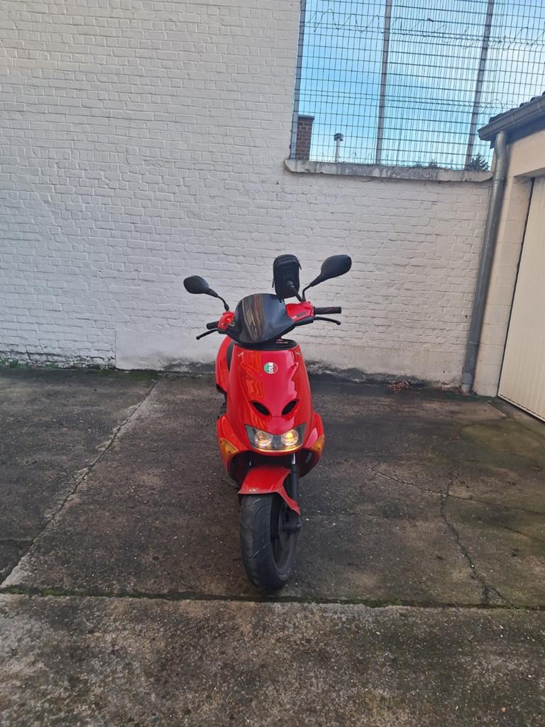 Aprilia SR 50 cc.  classe A, Enlèvement ou Envoi