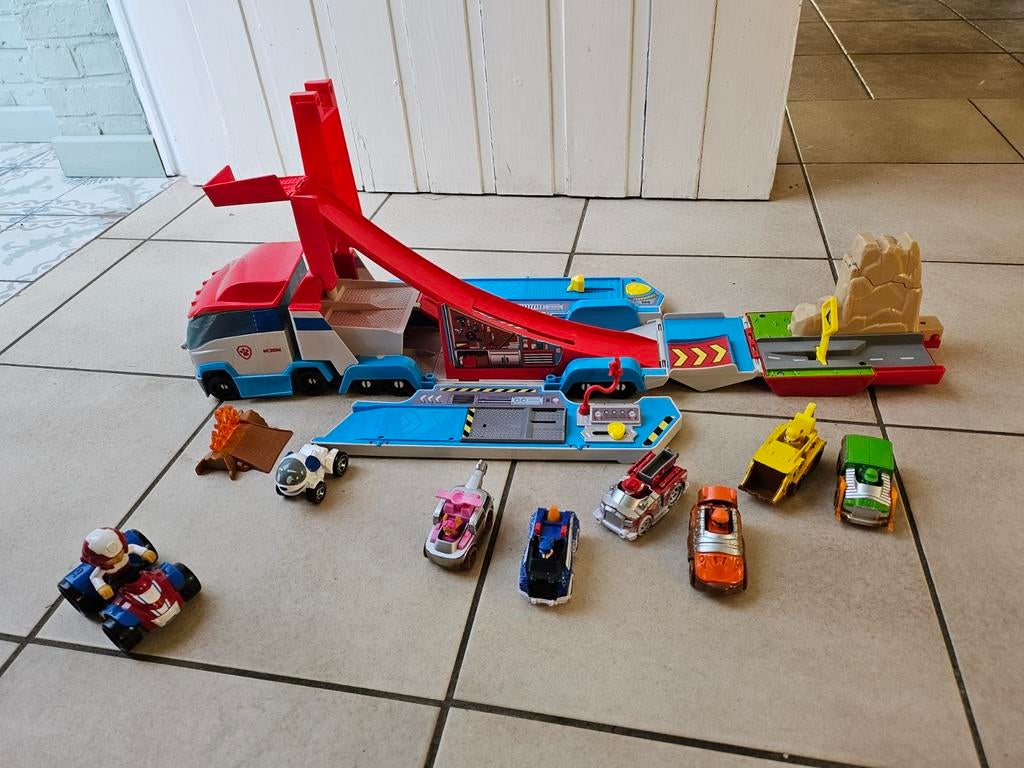 Paw patrol bus + auto's, Ophalen