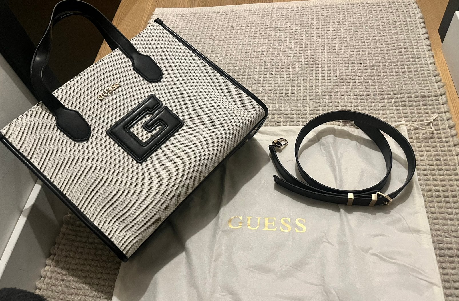 Guess handtas orgineel, Ophalen, Zo goed als nieuw